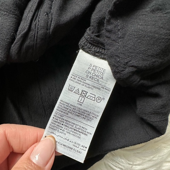 Old Navy square neck buttoned blouse - Picture 6 of 6